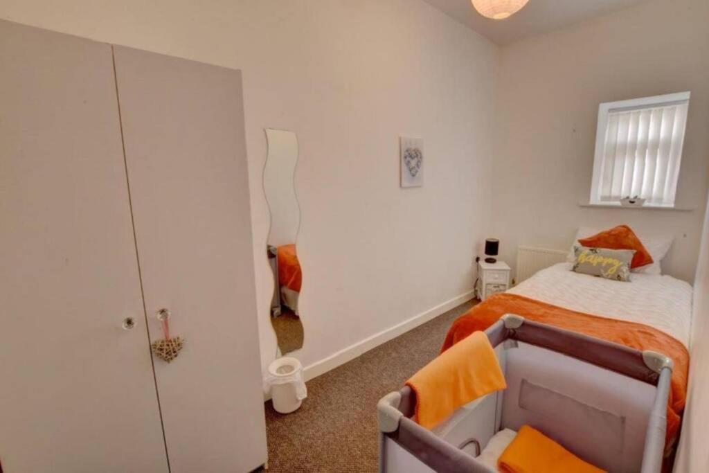 Pomfret House, 3 Bedrooms, Burnley Central, Contractors And Groups First Choice, Free Parking 外观 照片